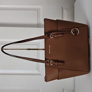 Michael Kors NWT LeatherTote Bag